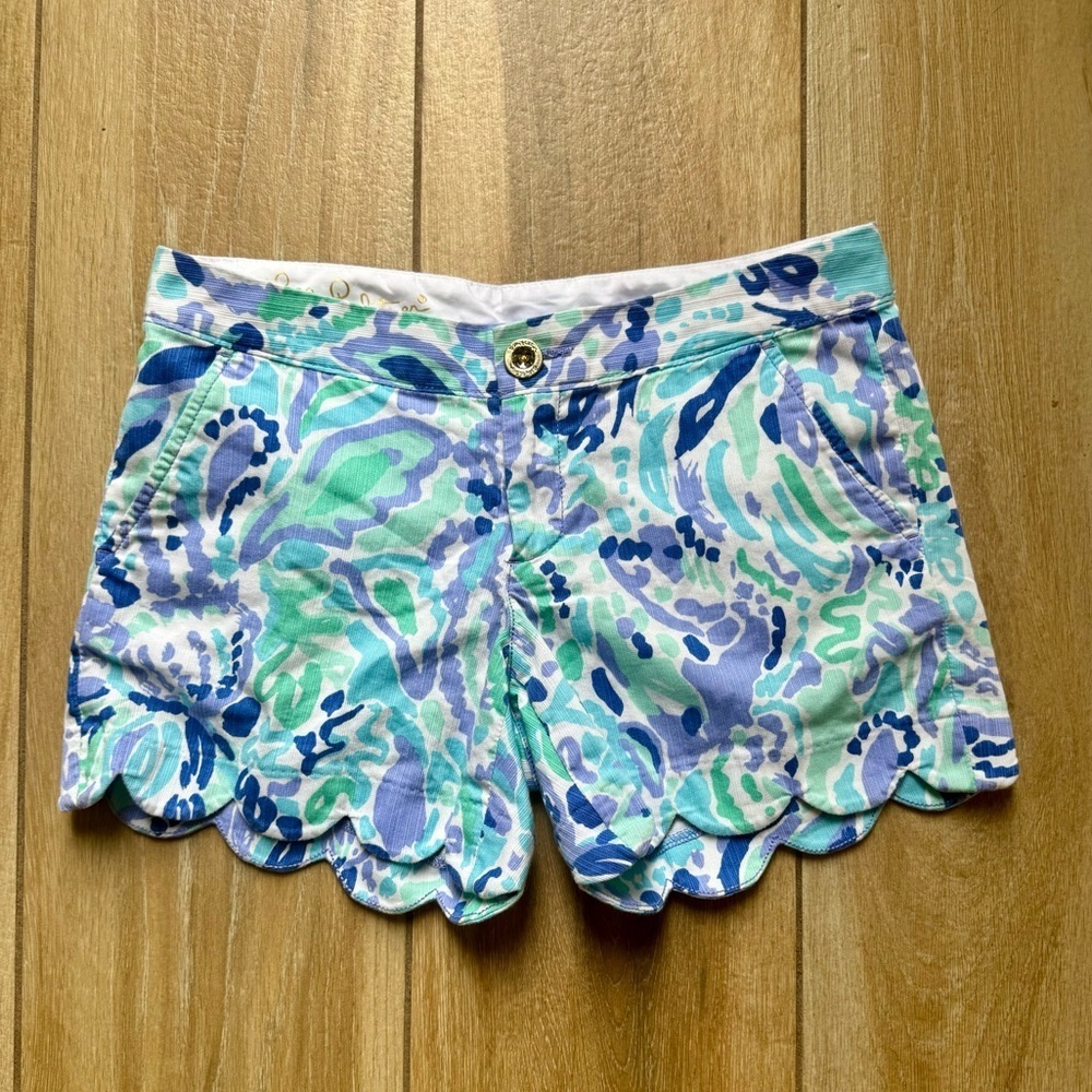 Lilly Pulitzer Buttercup Scalloped Edge Shorts in Lilac Nice Ink - Picture 3 of 6